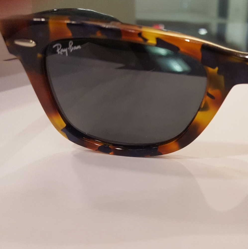 Ray-Ban Wayfarer Sunglasses
